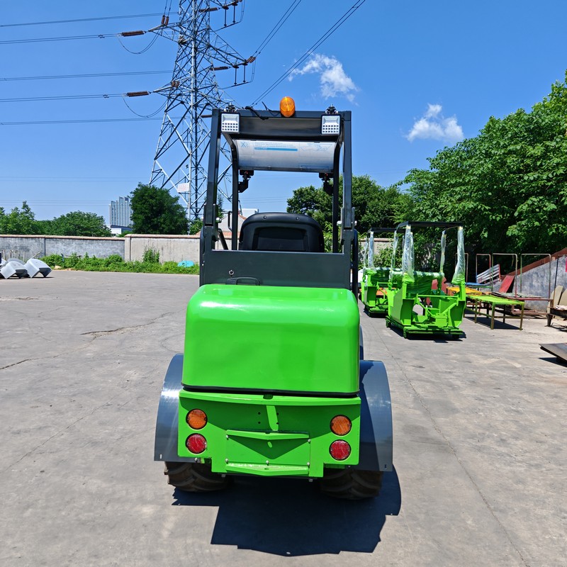 Mini carregadora elétrica