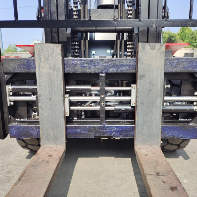 Garfo ajustável para empilhador