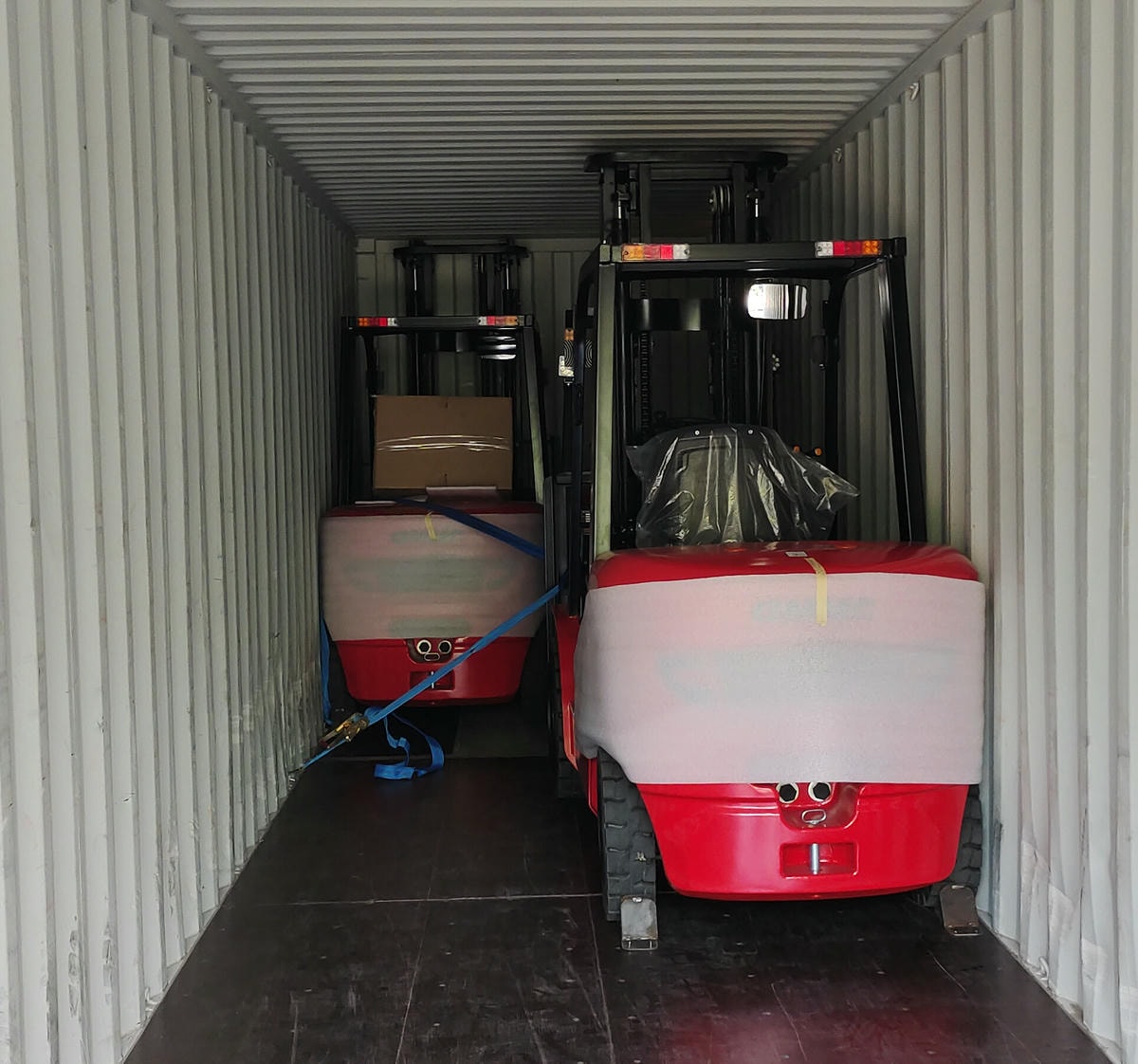 foto de remessa de empilhador a diesel