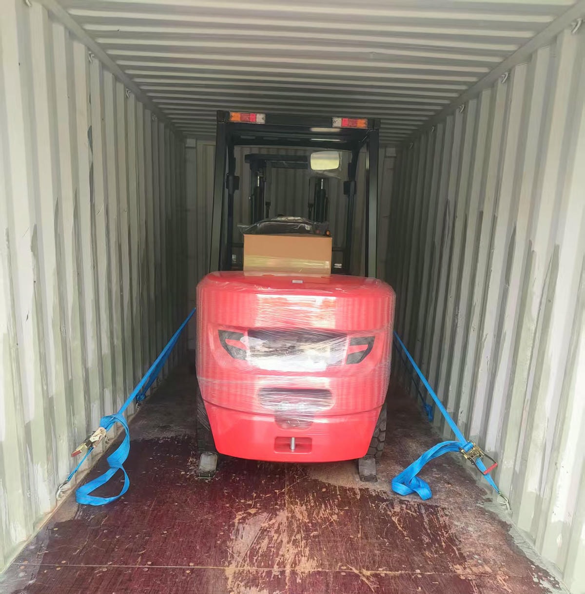 foto de remessa de empilhador a diesel